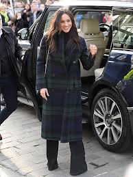 Check spelling or type a new query. Les 5 Manteaux Indispensables De Meghan Markle Stylight