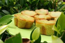Kue bolu kemojo adalah jajanan pasar tradisional yang berasal dari daerah riau, pekanbaru. 19 Rekomendasi Oleh Oleh Khas Riau Pekanbaru Republik Seo