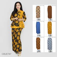 Kami menghadikan baju batik dengan harga yang sangat terjangkau. Model Baju Batik Muslimah Batikunik Com