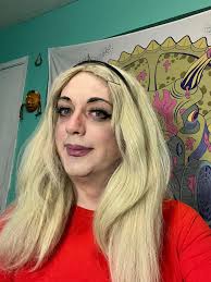 Hi all! I just wanted to introduce myself and share a photo I took. The  name is E. I don't have A representative person. I'm just me. I don't have  A long