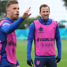 Kariyer sayfasında harry kane isimli futbolcunun sezon bazında takımının yer almış olduğu turnuvalardaki maç, gol, asist, sarı kart, kırmızı kart, oyuna girme, oyundan alınma. Wetqdo Ozrkbjm