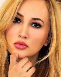 Tyra Lee L (@tyraleeartist) • Instagram photos and videos