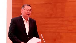 Kim thoa xuất thân là người mẫu, rồi làm diễn viên múa của đoàn bông sen và chuyển sang đóng phim. Jbldennfy1edm