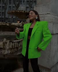 100% nylon con ligero estiramiento forro: Este Es El Blazer De Color Verde Lima Neon De Attico Que Triunfa En Instagram