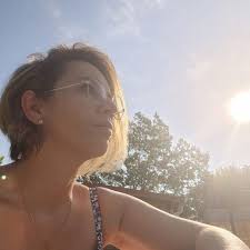 Bonjour à tous 👋🏻 Je pars faire un road trip de 15 jours en Suisse au  mois d'août. J'aimerais des avis sincères sur l'application place to bee.  Est ce vraiment un +