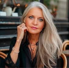 Has anyone lost a phone down the lower end of Barry town. Phone is locked  and no emergency contact information saved. Please ring if it is yours and  we'll arrange collection. Description