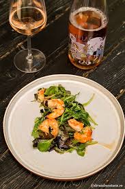 Alege să combini creveţii cu legume variate şi obţii un preparat bun de te lingi pe degete! Salata De Primavara Cu Creveti Diva In Bucatarie