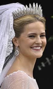 Prinzessin Marie Caroline von Liechtenstein trägt wie ihre Großmutter bei  ihrer Hochzeit das Diadem der Habsburger