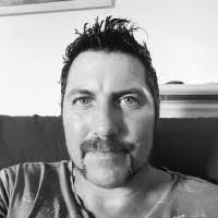 Richard Vis's Instagram, Twitter & Facebook