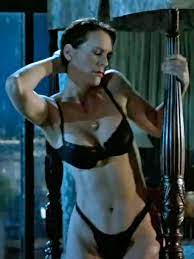 Jamie lee curtis sexiest pics