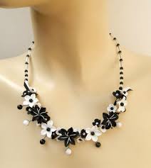 Black And White Jewelry Black And White Jewelry Flower Jewelry Lilies By Insoujewelry Bijoux Noir Et Blanc