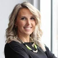 Angela Kininmonth's Instagram, Twitter & Facebook