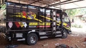 Motor rakitan modifikasi beat hitam kuning modifikasi beat hitam kuning ahm hadirkan honda beat fi dengan tampilan yang hitam stripe kuning ini mengingatkan pertamax7 com pada modifikasi suzuki. Modifikasi Truk Canter Variasi Truk Canter Terbaru 2017
