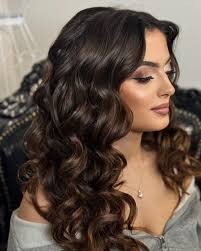 Pronta a far splendere i suoi meravigliosi 18 anni, con una bellezza  semplice e autentica it Un look che esalta la sua luce naturale, per un  giorno speciale da ricordare! #Diciottanni #BellezzaNaturale