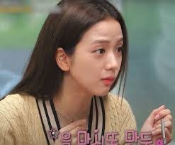 Tanya Winter's Instagram, Twitter & Facebook