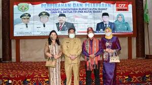 Contoh surat pelepasan bekerja pkp & kebenaran rentas daerah / negeri. Https Kaltim Tribunnews Com 2021 04 27 Yayuk Seri Rahayu Yapan Resmi Dilantik Sebagai Ketua Tp Pkk Kutai Barat Https Cdn 2 Tstatic Net Kaltim Foto Bank Images Istri Bupati Kutai Barat Yayuk Seri Rahayu Yapan Dilantik Sebagai Ketua Pkk Kutai Barat Jpg Istri