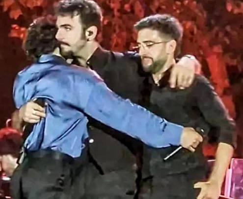 All - Gary here.... 😔 The Catania Concert was so hard for our guys without  dear Barbara...😥 When they were singing HALLELUJAH remembering her...  Ignazio was very emotional. He was wiping away
