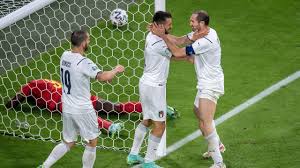 Dictionnaires de référence, étymologie, phonétique, citations littéraires bref, un insigne personnage et qui me priait en termes excellents de bien vouloir me rendre chez lui (fargue. Em Halbfinalist Italien Schwebt Auf Wolke Sieben Und Traumt Vom Grossen Triumph Eurosport