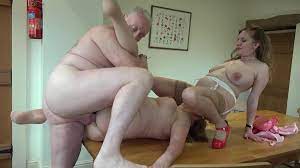 Horny Grandma and Her Sex Parties! de Mature Wanker | FapHouse