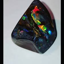 Opal Boulder Opal Video Minerals Crystals Gemstone Minerals And Gemstones Rocks And Gems