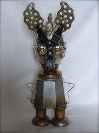 Lapin Cretin Robot Metal Recycle Sur Base De Cafetiere Sculpture Robot Metal Recycled Cafetiere Assemblage Art Dolls Junk Art Robot Art