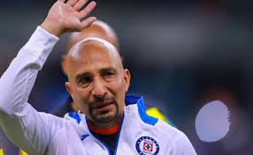 Cruz Azul aún no toma una decisión con el Conejo Pérez y su posible  reemplazo es inciertoCruz Azul aún no toma una decisión con el Conejo Pérez  y su posible reemplazo es