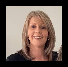 What do different pool colors from the fibreglass pool company look like?