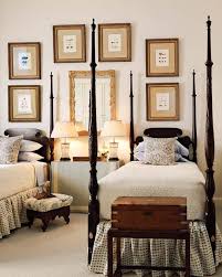 Twin bedding is great in a guest room. 22 Guest Bedrooms With Captivating Twin Bed Designs