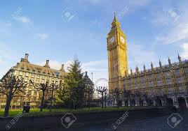 Tropf wohnt unter den kleeblattdächern und begrüßt jeden morgen mit ihrer familie zusammen singend die aufgehende sonne…. Europaischen Parlaments Uk Office Und Big Ben Ansicht Von Innen Westminster Garten Lizenzfreie Fotos Bilder Und Stock Fotografie Image 18007743
