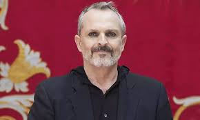 La separación de miguel bosé y el que fuera su pareja durante 26 años, ignacio palau, continua en el ojo del huracán. Miguel Bose Miguel Bose Y Nacho Palau Llegan A Un Acuerdo Para Que Sus Hijos Pasen El Verano Juntos Nacho Palau