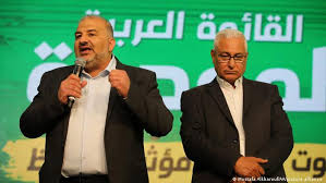 يختار الفنان التشكيلى أحمد حمدى موديل / نموذج من فتيات الليل كى تعمل أمامه، إنها زينب محاولاً أن يطبق صورة الضياع لهذه الشخصية على حالة الضياع المسماة فى لوحته التى سوف يشترك بها فى أحد المهرجانات الدولية، مع التردد على أتيليه أحمد، تبدأ زينب فى الإحساس. Ø§Ù†ØªØ®Ø§Ø¨Ø§Øª Ø¥Ø³Ø±Ø§Ø¦ÙŠÙ„ Ù‡Ù„ ÙŠØ­ÙƒÙ… Ù†ØªØ§Ù†ÙŠØ§Ù‡Ùˆ Ø¨Ù…Ø³Ø§Ø¹Ø¯Ø© ØªÙŠØ§Ø± Ø¥Ø³Ù„Ø§Ù…ÙŠ Ø³ÙŠØ§Ø³Ø© ÙˆØ§Ù‚ØªØµØ§Ø¯ ØªØ­Ù„ÙŠÙ„Ø§Øª Ù…Ø¹Ù…Ù‚Ø© Ø¨Ù…Ù†Ø¸ÙˆØ± Ø£ÙˆØ³Ø¹ Ù…Ù† Dw Dw 24 03 2021