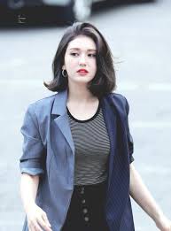 be original somi 'what you waiting for' 비 오리지널 전소미 'what you waiting for' 하이틴 드라마 속 프롬퀸 비주얼👑낭낭한 솜이의 비오리지널 파티(02:38. ì „ì†Œë¯¸ ìµœê·¼ ë®¤ë±… ë‹¨ë°œë¨¸ë¦¬ ì „ì†Œë¯¸ íŠ¸ìœ„í„° Jyp ê³µì‹ì¸ìŠ¤íƒ€ê·¸ëž¨ Korean Short Hair Short Hair Styles Shot Hair Styles