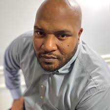 Cities in the same metropolitan area, location confusion