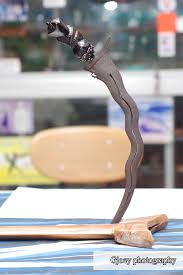 Look through examples of bengkok translation in sentences, listen to pronunciation and learn grammar. Keris 7 Luk Bengkok Berdiri Azizol Kusairi Flickr