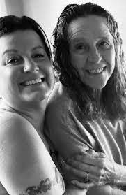 Dixie Penn's Instagram, Twitter & Facebook