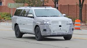 The lincoln navigator is the automaker's flagship suv and among the most opulent in its class. 2022 Lincoln Navigator Refresh Spied For The First Time