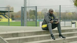 3,285 likes · 32 talking about this · 215 were here. Schwarze Adler Eine Grossartige Doku Uber Rassismus Im Fussball Kultur Sz De