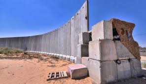 Tentara israel melukai delapan orang palestina pada aksi damai great march of return di selatan perbatasan gaza. Israel Bangun Tembok Beton Di Perbatasan Timur Gaza Suara Palestina