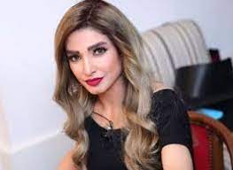 وحرصت الفنانة روجينا على شكر نجيب ساويرس على الإشادة بدورها ساخرة من دور السيدة فدوة في مسلسل البرنس قائلة على تويتر: Ø±ÙˆØ¬ÙŠÙ†Ø§ Ø¯ÙŠØ§Ù†ØªÙ‡Ø§ ÙˆØ¹Ù…Ø±Ù‡Ø§ ÙˆØ²ÙˆØ¬Ù‡Ø§ ÙˆØªÙØ§ØµÙŠÙ„ ÙƒØ«ÙŠØ±Ø© Ø¹Ù† Ø­ÙŠØ§ØªÙ‡Ø§
