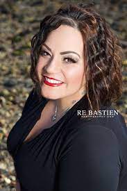 Headshots Gallery Re Bastien Photography Photography Poses Women Headshots Women Plus Size Photography