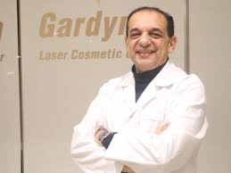 Él, en cambio, es un pronombre personal que se emplea para referirse a la persona, animal o cosa de que se habla. Dr Hazem Seif El Nasr