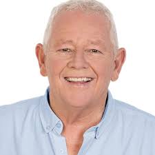 Burst water main floods city streets impacting almost 100 customers & city  traffic all day