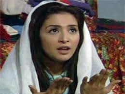 استطاعت الفنانة المعتزله حنان ترك خلال فتره عملها فى مجال التمثيل أن تحقق نجاحا كبيرا وتصبح نجمة من نجمات الصفوف الأول بين أبناء جيلها ، حيث أنها تمتلك موهبة فريده وحضور طاغى وأداء رصين، حتى بعدما قررت أرتداء الحجاب. Ø­Ù†Ø§Ù† ØªØ±Ùƒ ØªÙˆØ¬Ù‡ Ø±Ø³Ø§Ù„Ø© Ù„Ù„Ø¬Ù…Ù‡ÙˆØ± Ø¨Ø³Ø¨Ø¨ ÙƒØ¨Ø§Ø± Ø§Ù„Ø³Ù† Ù…ØµØ±Ø§ÙˆÙ‰