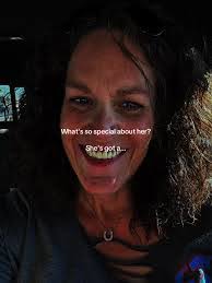 Lori Cutter's Instagram, Twitter & Facebook