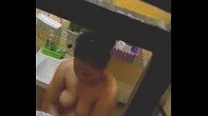 Setelah ngobrol beberapa saat, lalu aku tunjukan letak kamar dia dan seluk beluk rumahku. Skodeng Melayu Ngentot Dalam Semak Xnxx Movies