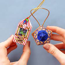 20 More Diy Harry Potter Christmas Ornaments In 2020 Harry Potter Christmas Ornaments Harry Potter Christmas Decorations Harry Potter Christmas
