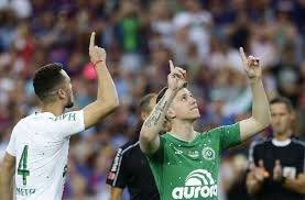 Gegner war chapecoense, das im vergangenen jahr 19 spieler bei einem flugzeugabsturz verloren hatte. Nach Flugzeugtragodie In Brasilien Chapecoense Spielt Gegen Die Trauer Und Fur Die Zukunft Fussball Stuttgarter Zeitung