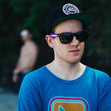 FlopFish (@flopfishthebaus) • Facebook