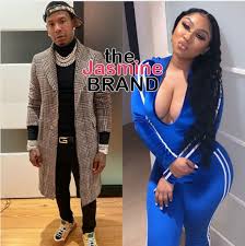 This past saturday she was hosting in at bridges nightclub in harrisburg, pa when gun shots went off inside the club! Exclusive Moneybagg Yo Ari Fletcher In Physical Altercation In Miami She Ran After Him Punched Him Says Eye Witness Thejasminebrand