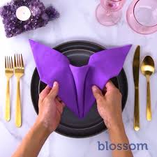 Kraft Krunch On Instagram These Napkin Folds By Blossom Kraftkrunch Kraftkrunch Kraftkrunch Napkin Folding Halloween Napkin Folding Napkins